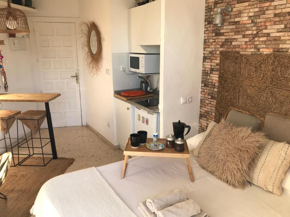 Estudio en Dénia con piscina y wifi privada, a 100 m del mar Esterno foto
