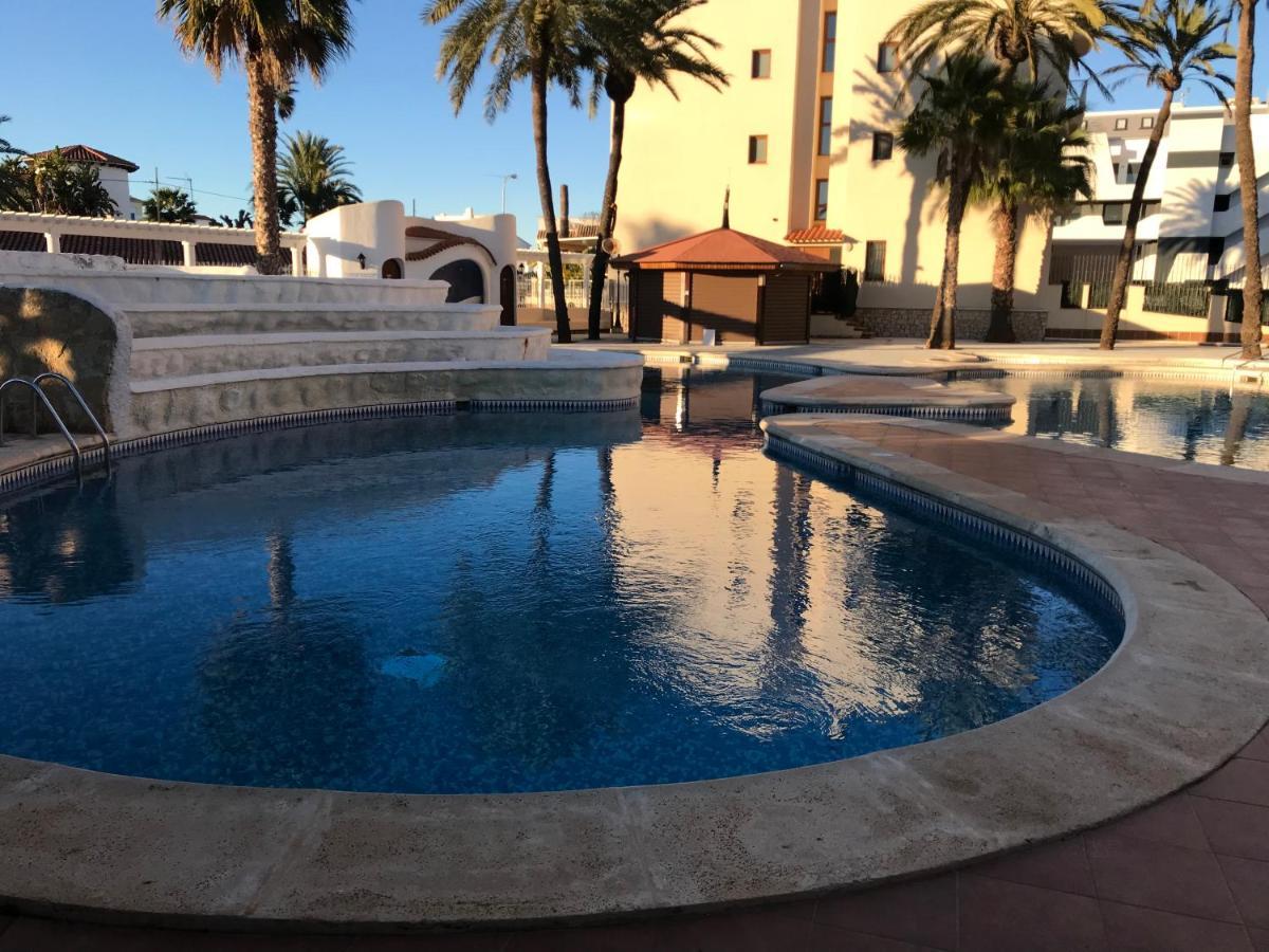 Estudio en Dénia con piscina y wifi privada, a 100 m del mar Esterno foto