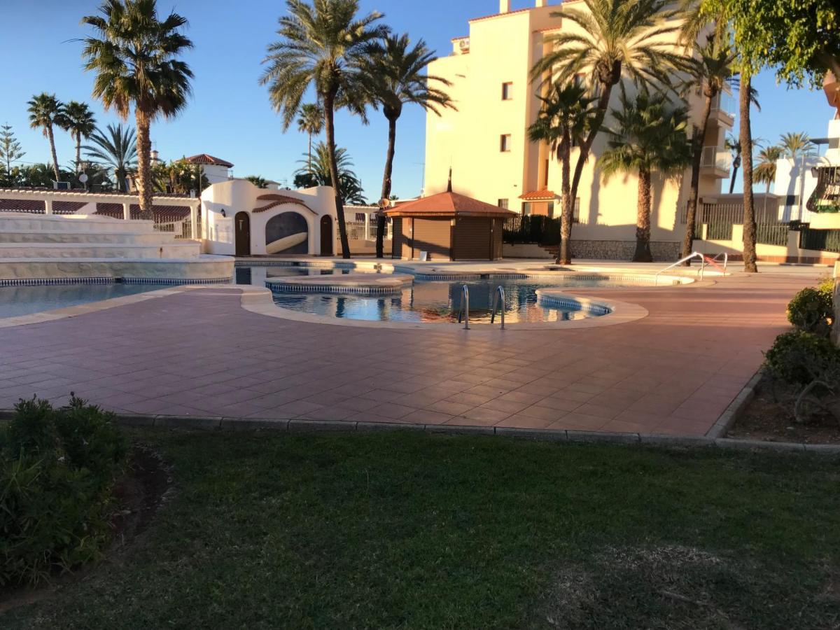 Estudio en Dénia con piscina y wifi privada, a 100 m del mar Esterno foto