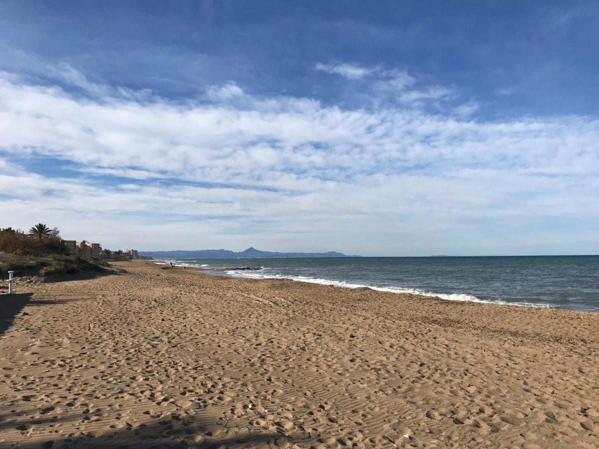 Estudio en Dénia con piscina y wifi privada, a 100 m del mar Esterno foto
