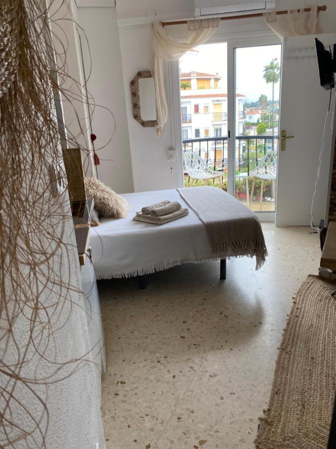 Estudio en Dénia con piscina y wifi privada, a 100 m del mar Esterno foto